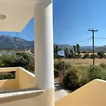 Panoramic View House, In Zipari - El Greco No 2 בית נופש Zipárion